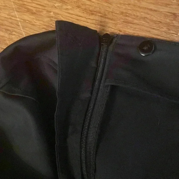 Lafayette 148 NewYork black women’s pants - size 4- side zip closure - Picture 3 of 6